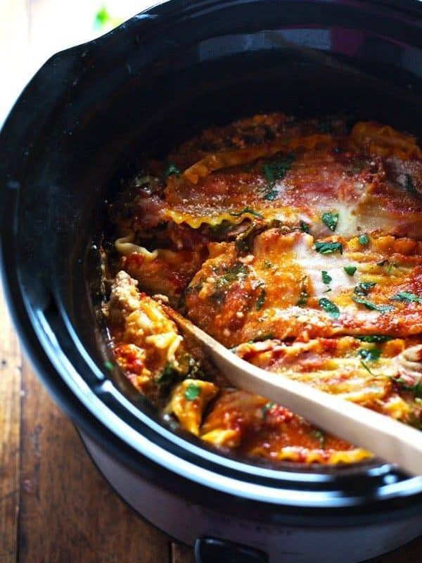 Super Easy Skinny Veggie Crockpot Lasagna - a handful of simple ingredients for a healthy family dinner. | https://science-daily.today