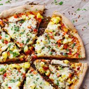 A picture of Sweet Chili Garlic Chicken Pizza