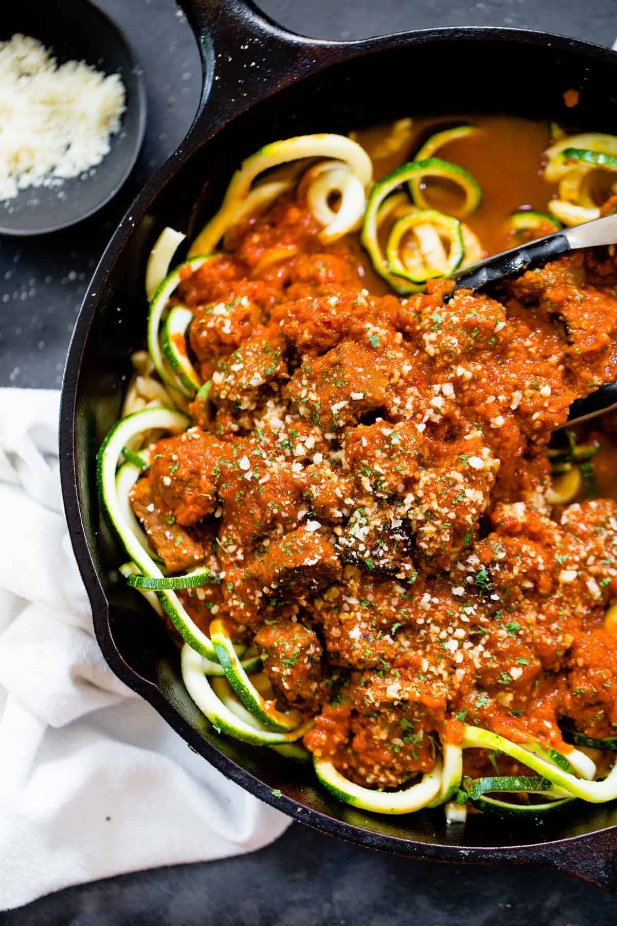 Only 4 ingredients and 20 minutes to make this Creamy Vodka Steak Pasta on zucchini noodles! So very simple and so delicious! | pinchofyum.com
