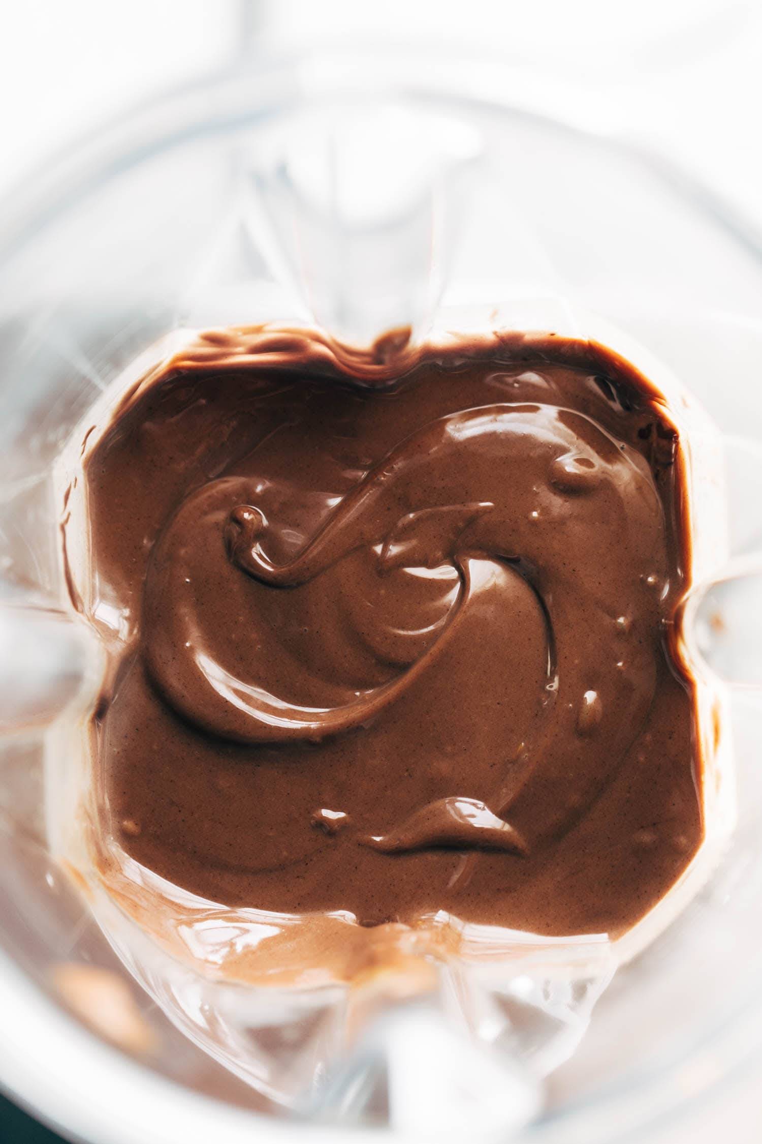 This no-bake vegan chocolate pie only requires five ingredients! Kinda like a French Silk Pie, but better for you. Vegan / Dairy Free / Gluten Free | pinchofyum.com